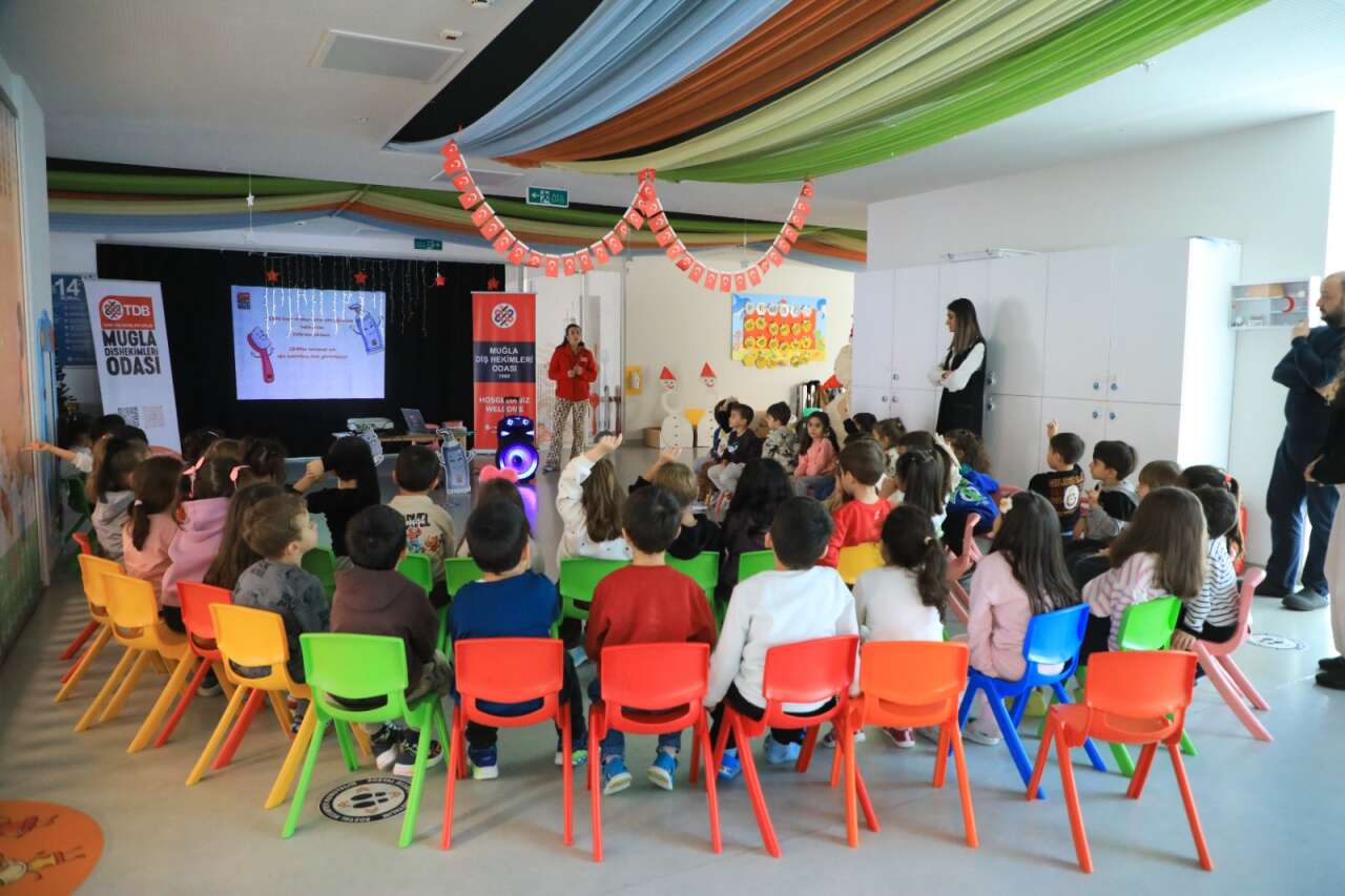 Miniklere Ağız ve Diş Sağlığı Eğitimi 1